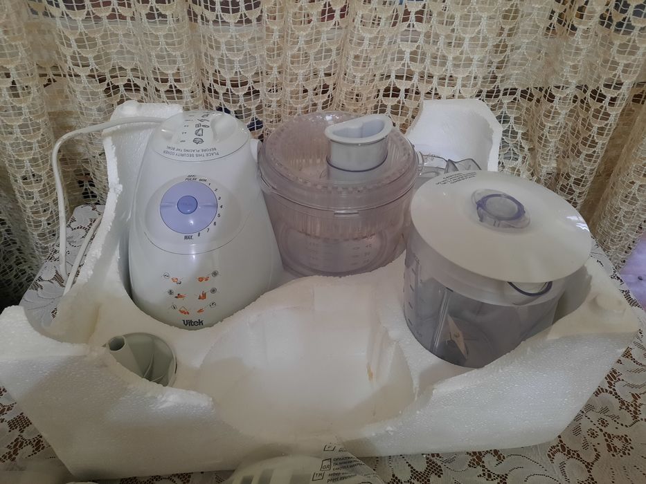 Кухонный комбайн Vitek, б/у