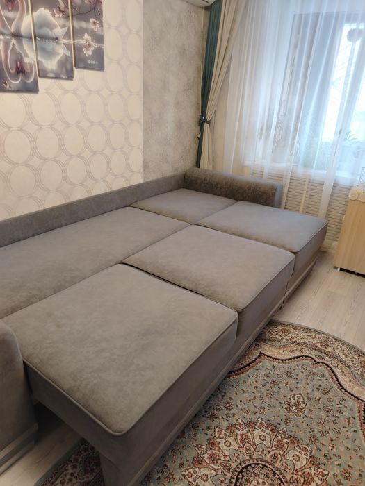 Угловой диван и кресло