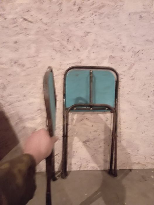 Продам стульчик две