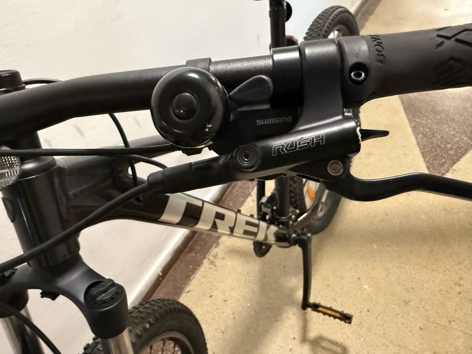 Bicicleta MTB Trek Marlin 4 roti 29 Cadru M echipata shimano