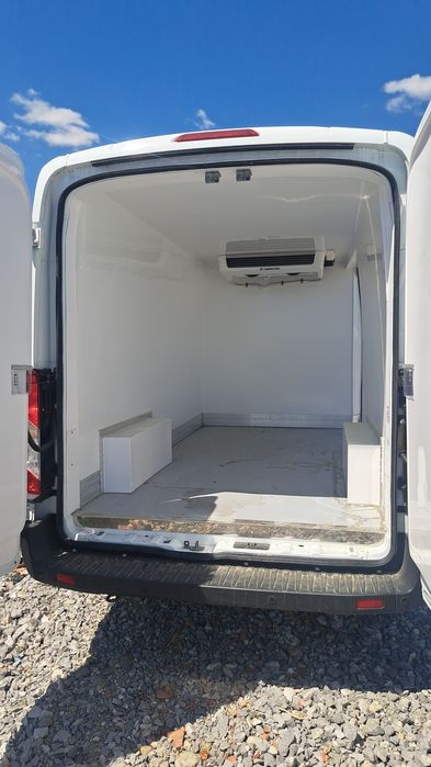 Ford transit izotermă frig  de vânzare. variante, schimb cu auto ,utilaje  etc.