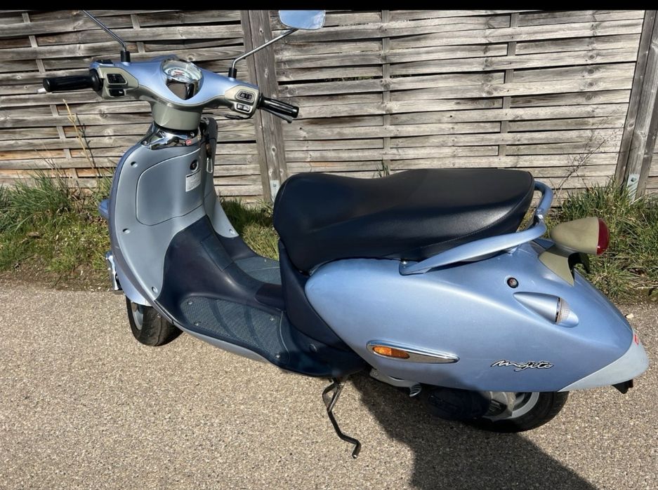 Scuter aprilia mojito habana 50cc 2 timpi se conduce cu Cat. B