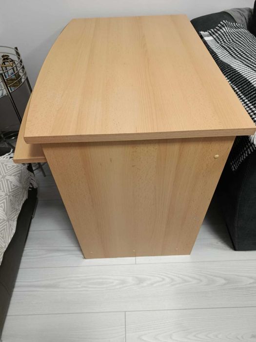 Бюро с плъзгащ рафт