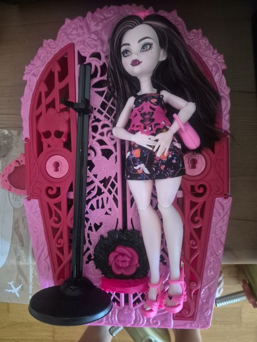 Кукла Monster High - Дракулаура Skulltimate Secrets (с шкафче)