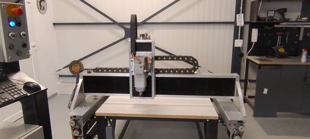 Router cnc de vânzare 1600x1000x200