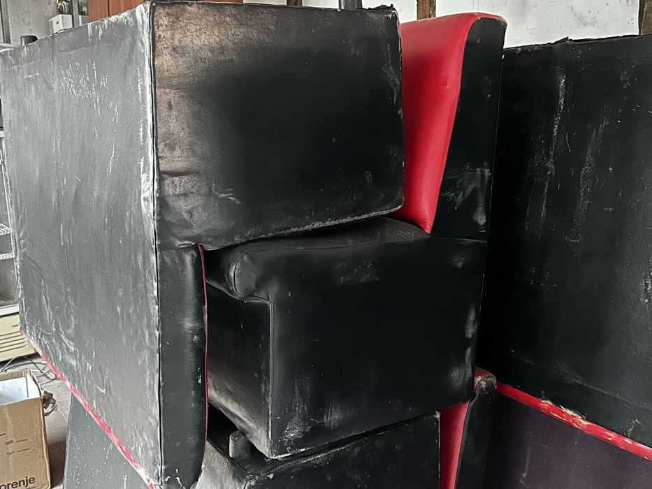 Диван продаетсяяя