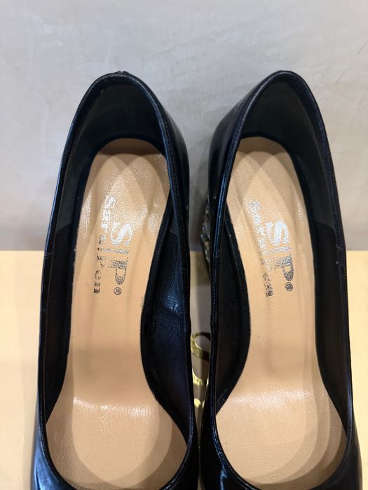 Sara Pen кожени обувки на ток