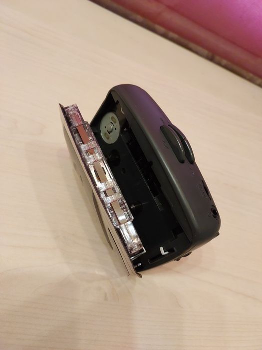 Walkman Stereo Cassette AM/FM radio Hauser ca nou.