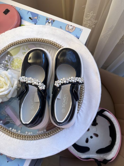 Продам туфли для девочек