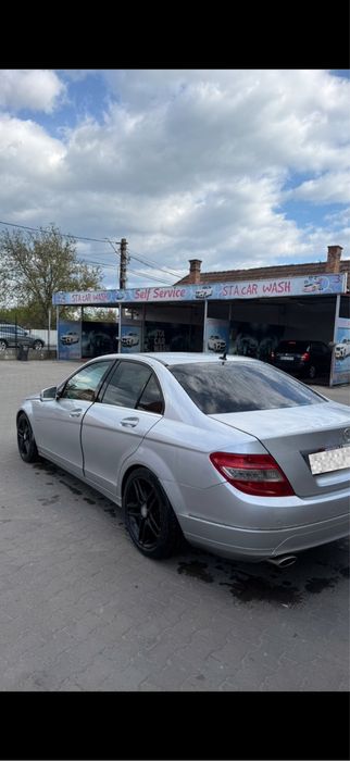 MERCEDES-BENZ C-Class 2010 — imagine 4