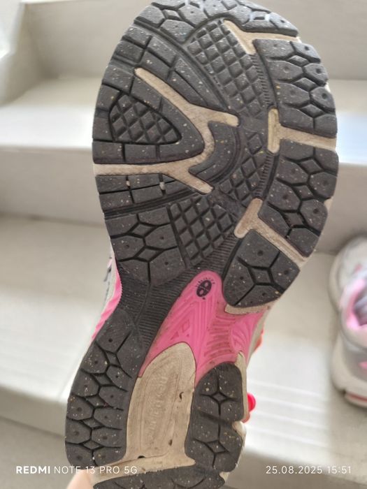 New Balance детски маратонки