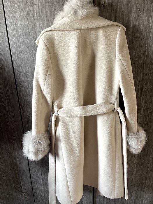 палто бяло беж слонова кост естествен косъм лисица и кашмир яке дамско
