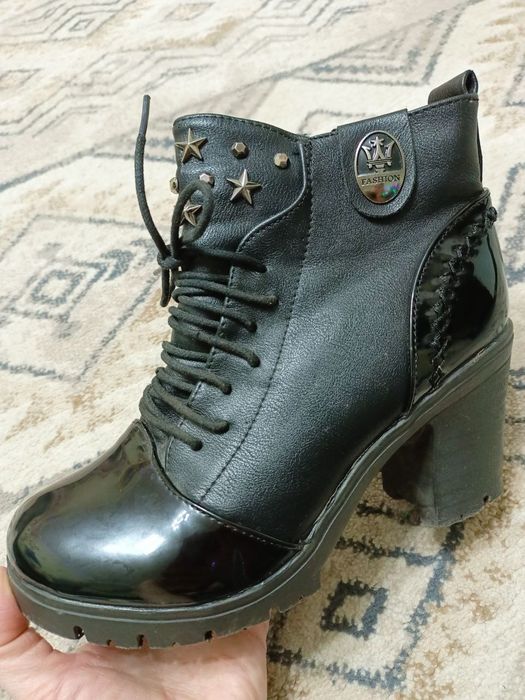 Женские зимние сапоги. Ботинки с мехом