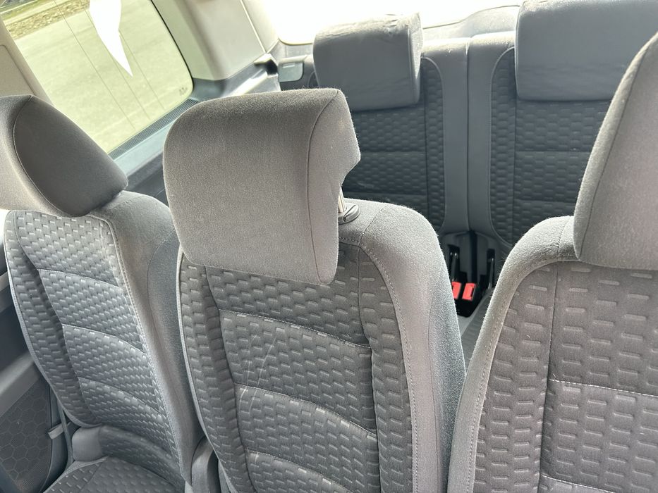 Volkswagen Touran 2008.  7 locuri 1.9tdi