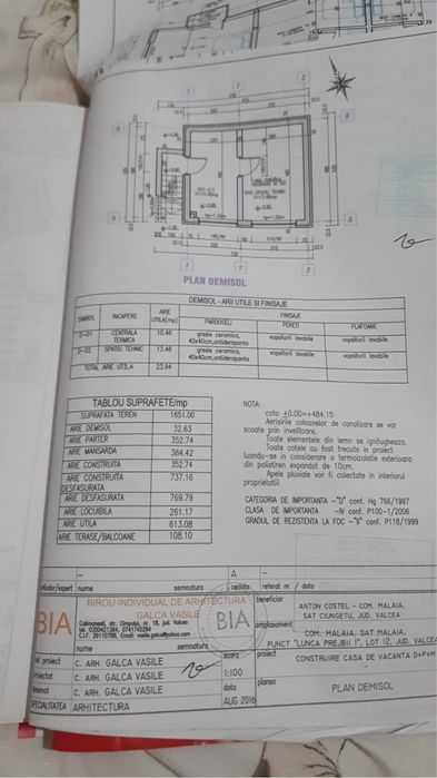Vand constructie pensiune la rosu acces din DN7A com. Malaia