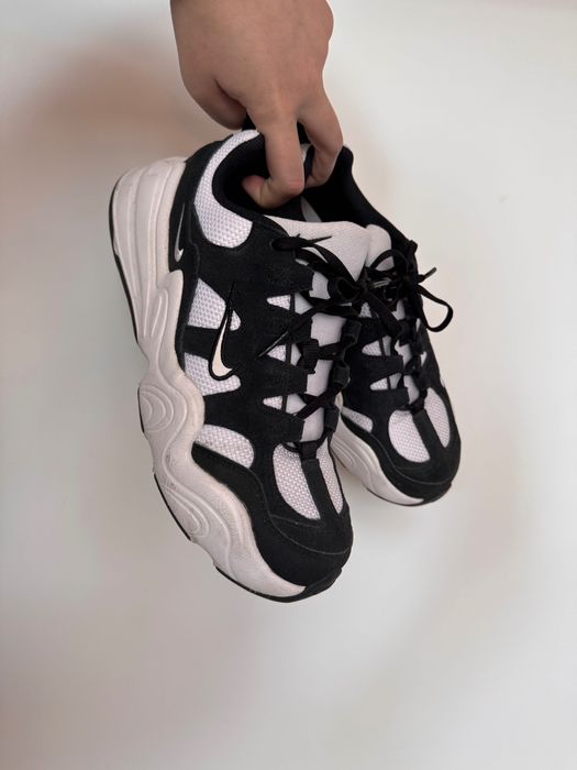Обувки Nike Tech Hera Black-White