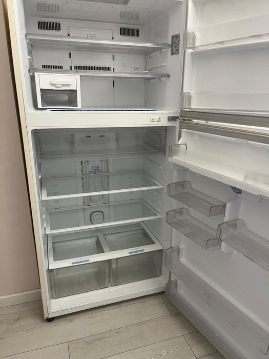 Продам холодильник LG