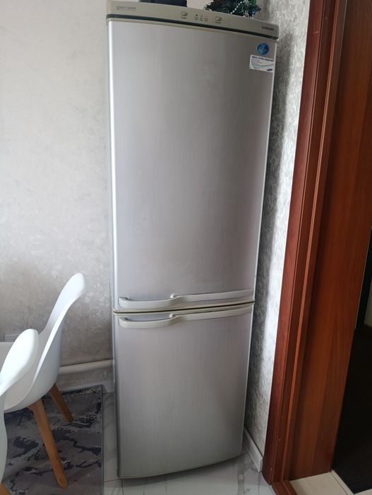 Продам холодильник
