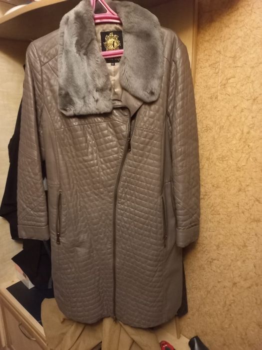 Продам Кожанный плащь