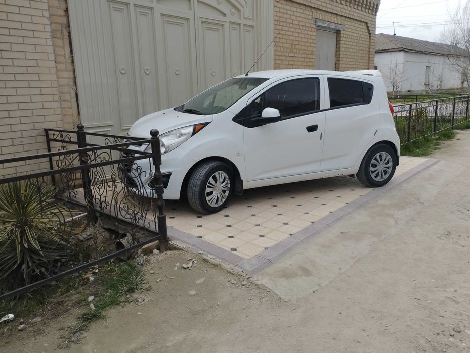 Spark birinchi pozitsiya yili 2013