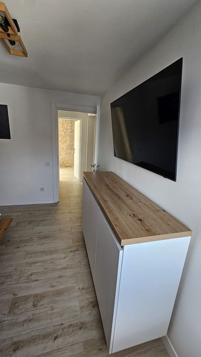 Apartament de inchiriat, Andrei Muresianu