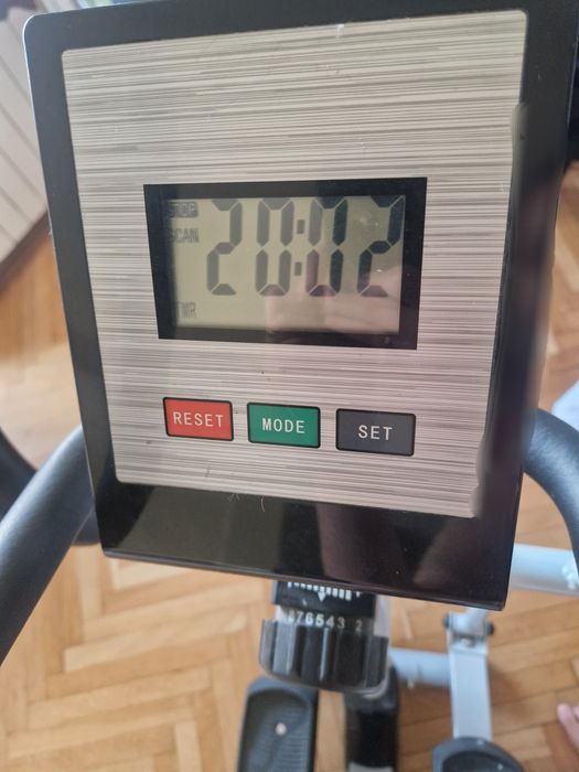 Bicicleta eliptica DHS in stare foarte buna