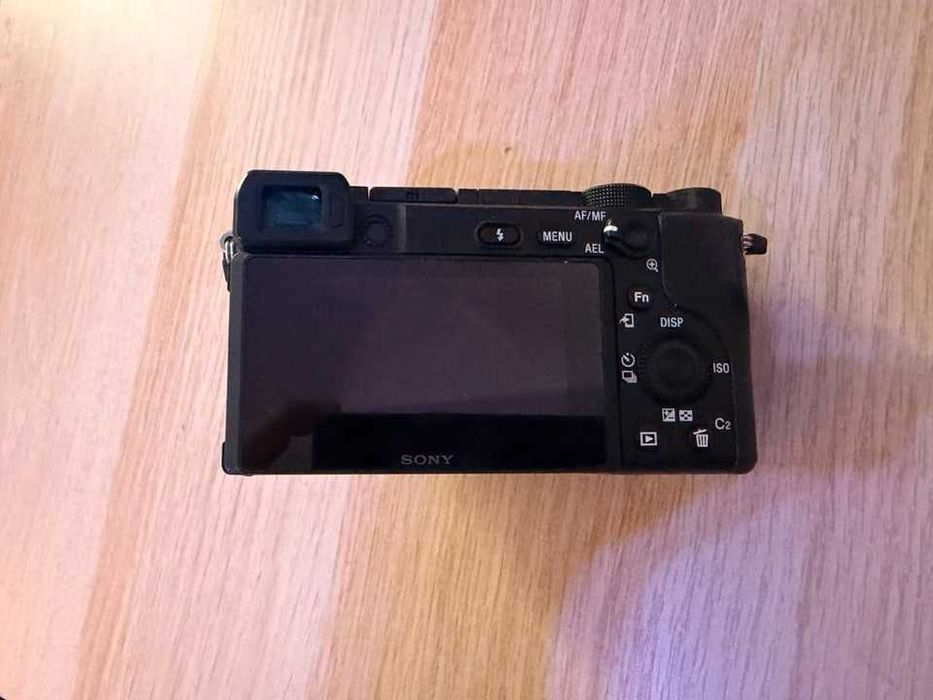 Sony Alpha 6400 mit 16–50 mm