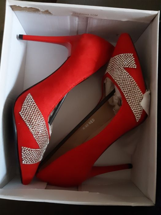 Pantofi cu toc stiletto