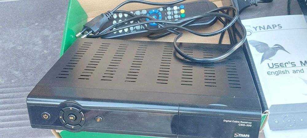 Parabolica SHARP cu Receiver si Satellite finder