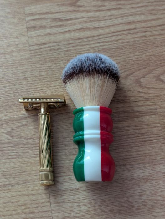 Набор для бритья: Fatip Slant + помазок Razorock tricolor
