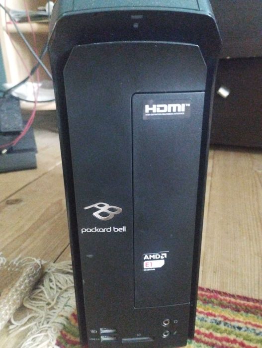 Vând PC Packard bell