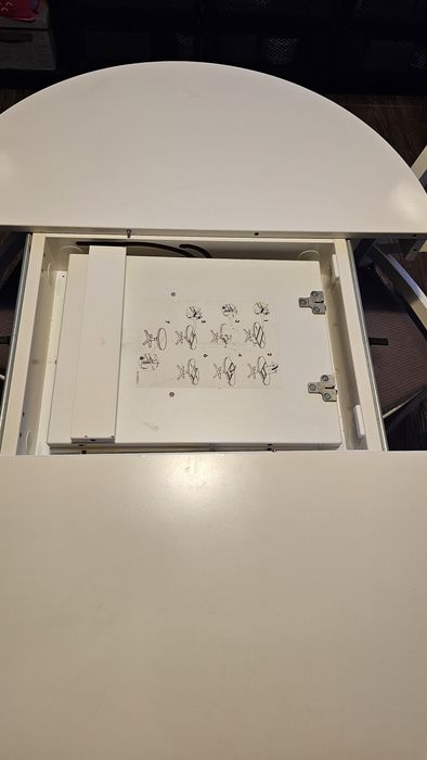 Masa extensibila ROSENTORP (IKEA) + 3 SCAUNE