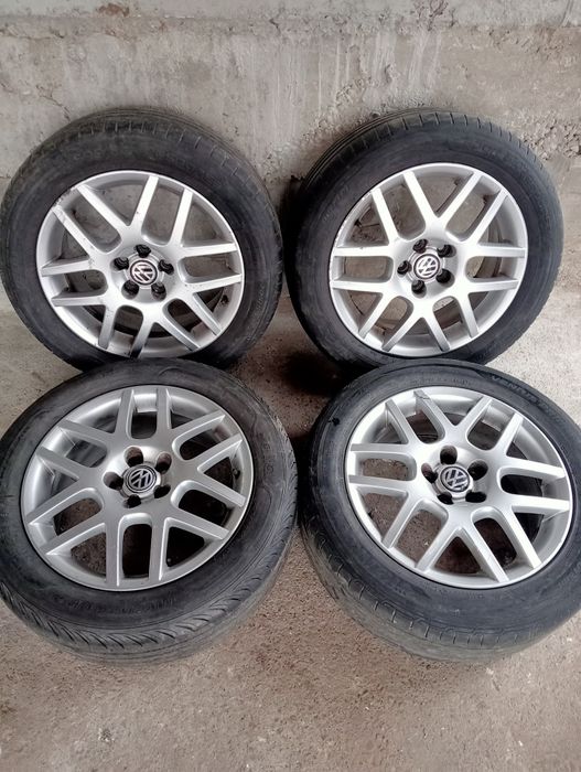 Vând set de 4 jante de aliaj originale VW Bora / Golf pe 16 inch