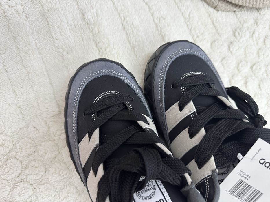 Продам новые кроссовки