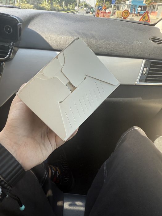 Vând labubu into big energy