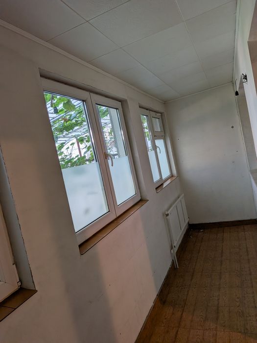 Apartament 2 camere vizavi de liceul Emil Botta