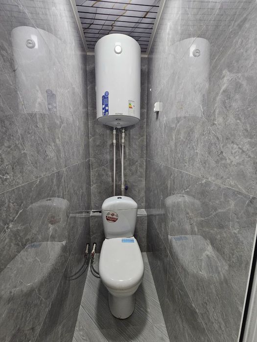 Продаётся 2х комнатная квартира на 3м этаже в 4х этажном доме.