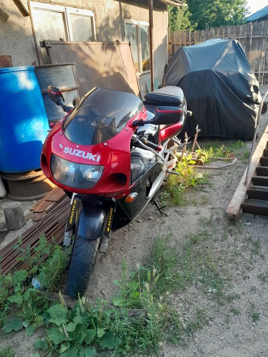 Vând  Suzuki gsxr 750