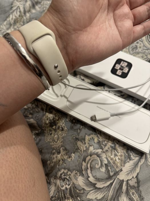 Продам Apple Watch SE 40 mm