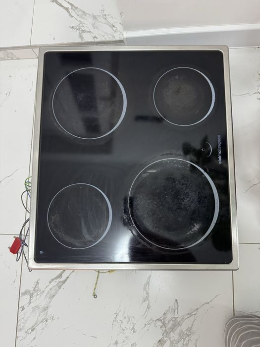Plită și cuptor electric elektrabregenz, în stare bună de funcționare.