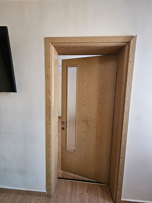 Vând uși interior
