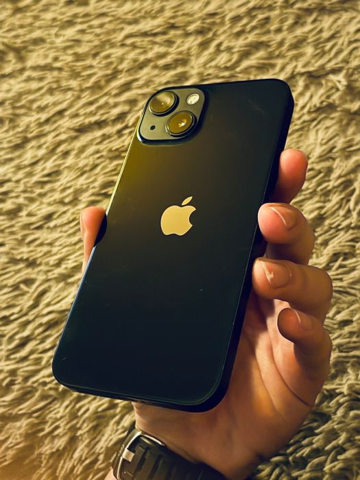 Продам Iphone 13