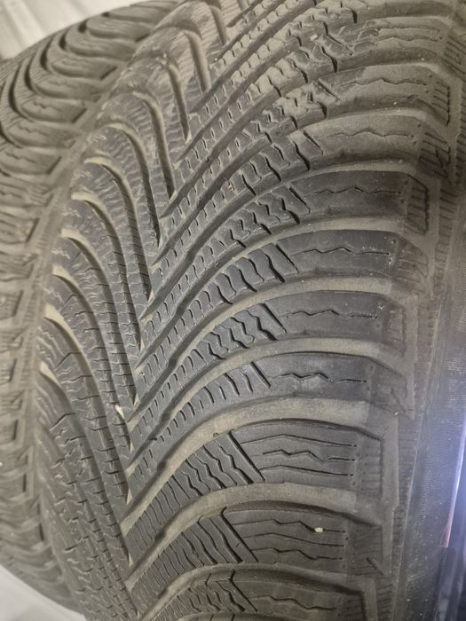 Vand anvelope iarna 215 65 r17