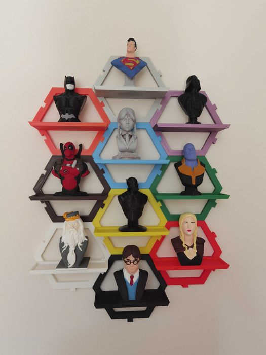 Модуларна етажерка за играчки