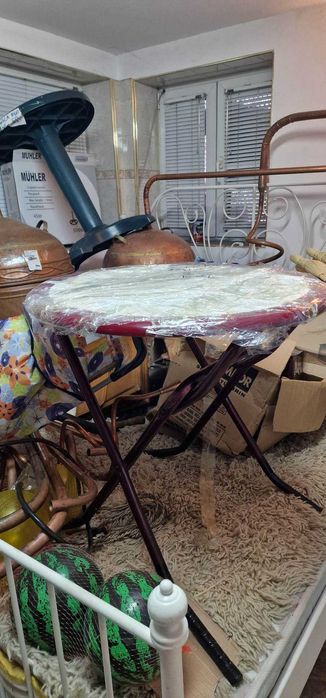 Пластмасови, разглобяеми маси  Столове 15 лв и алуминиеви 19 . 80 лв