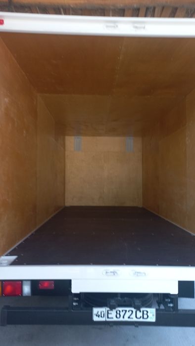 ISUZU yuk mashinasi sotiladi