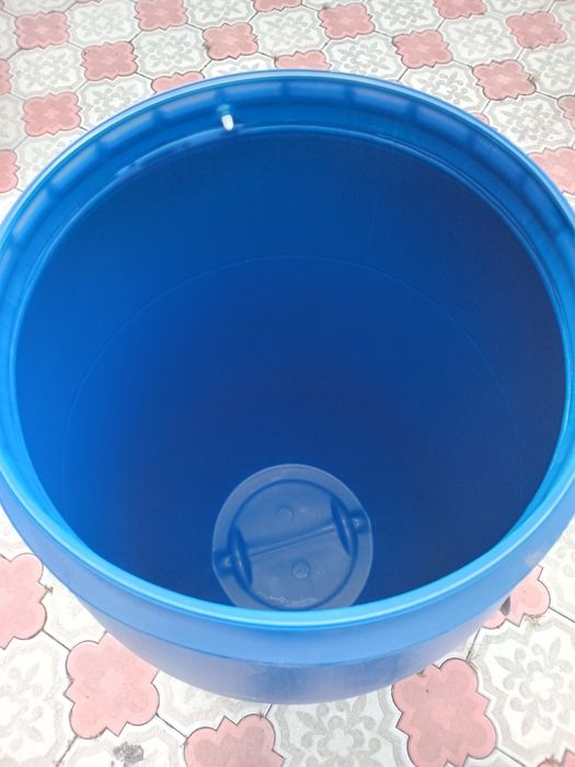 Продам бочку 160л
