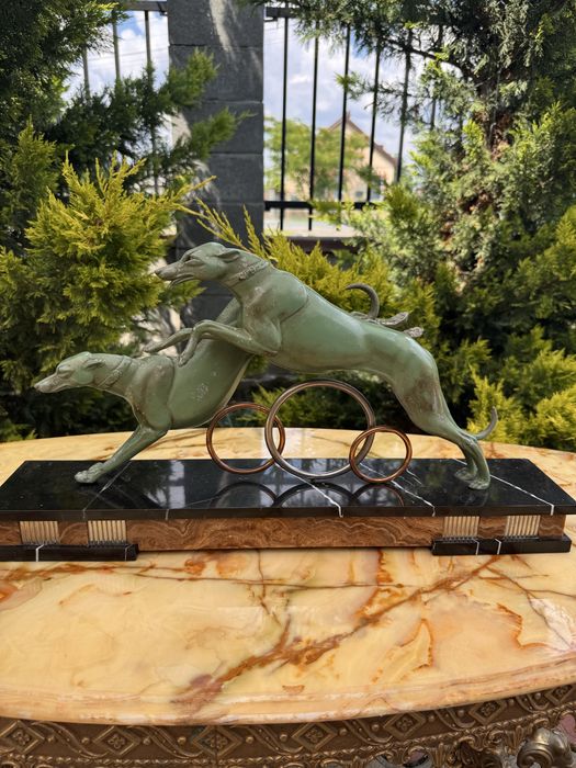 Statueta Art Deco - metal pe soclu de marmura