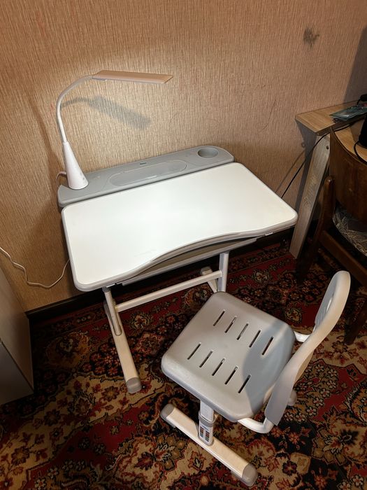 Детский рабочий стол Kids Desk