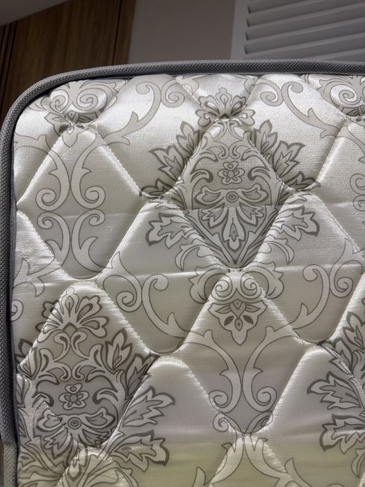 Новый матрас 200/160 срочно продам